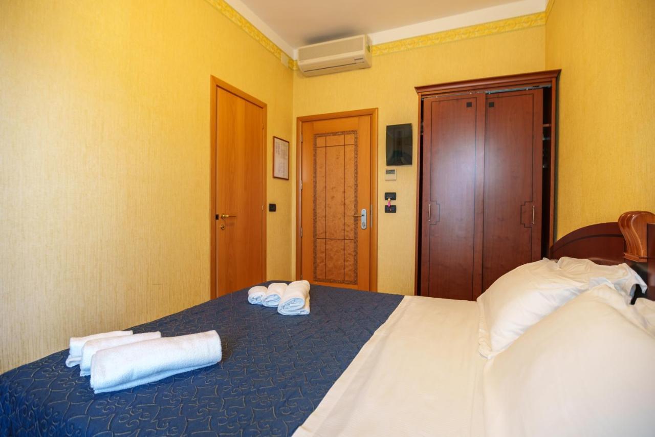 Hotel Rex Rimini Luaran gambar