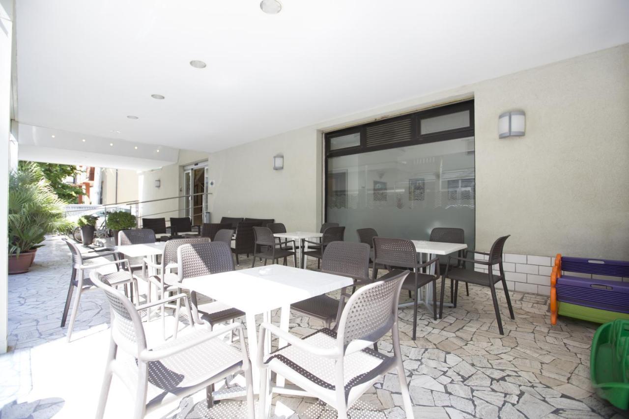 Hotel Rex Rimini Luaran gambar