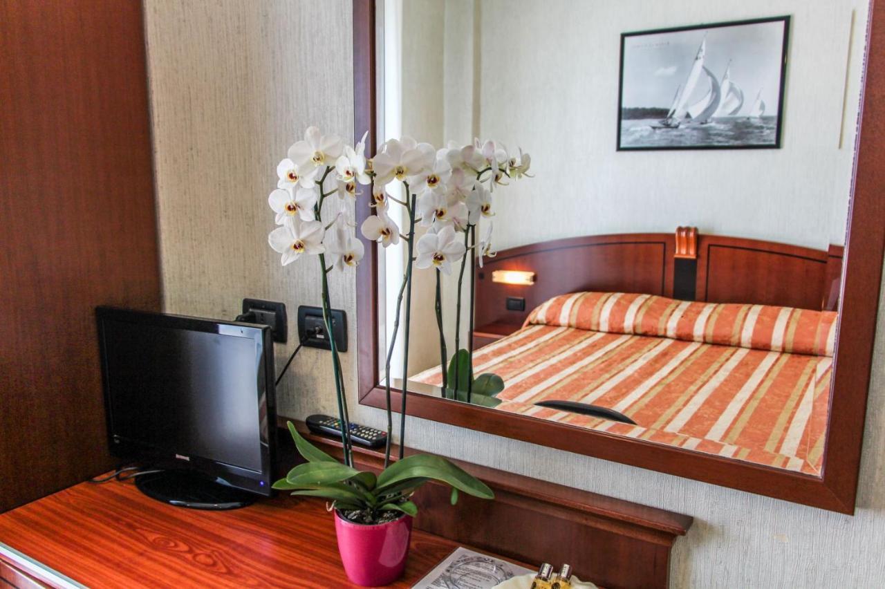 Hotel Rex Rimini Luaran gambar