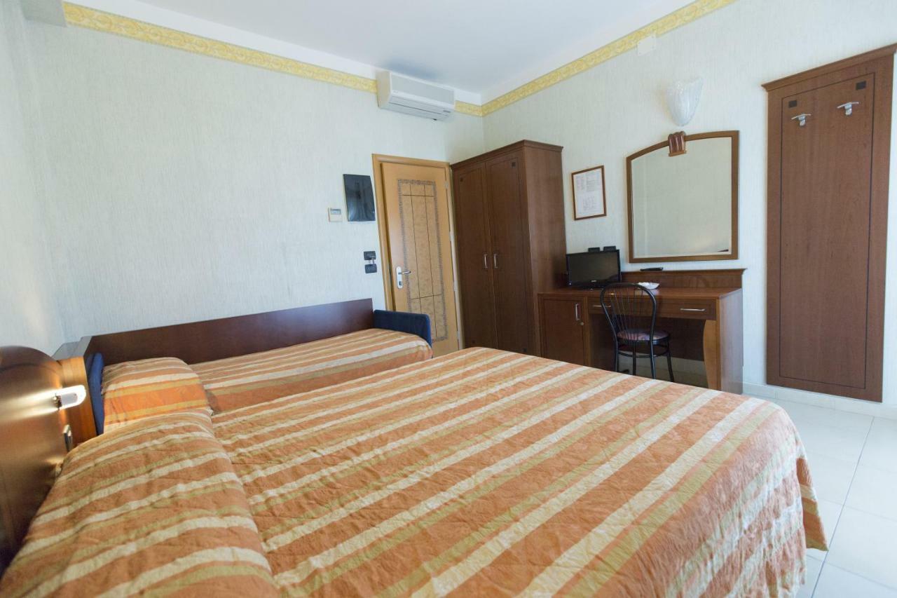 Hotel Rex Rimini Luaran gambar